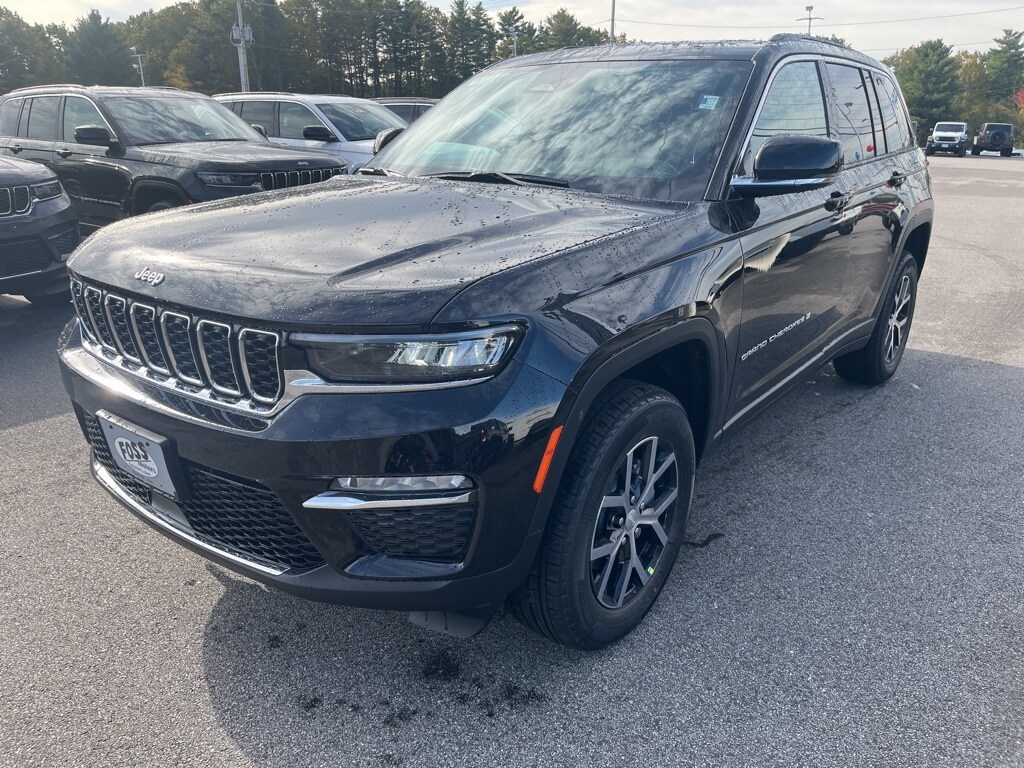2025 Jeep Grand Cherokee Limited photo 3