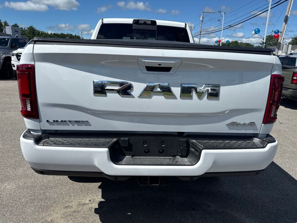 New 2026 Ram 2500 LIMITED CREW CAB 4X4 6'4 BOX Pickup
