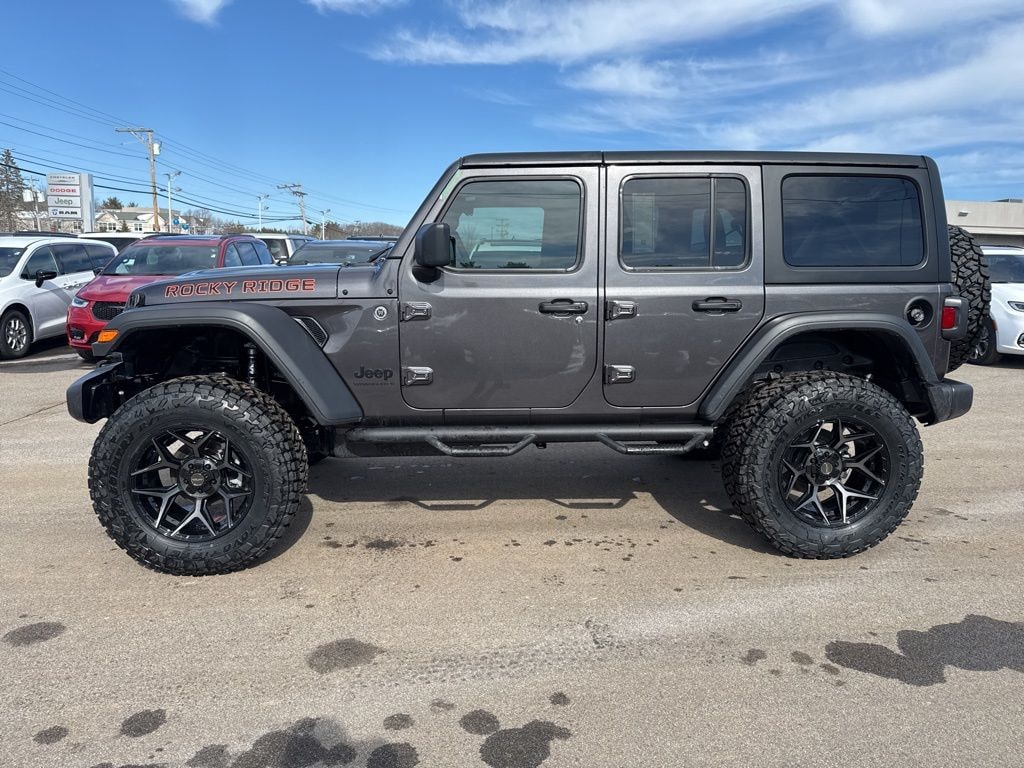 New 2026 Jeep Wrangler 4-DOOR WILLYS Sport Utility