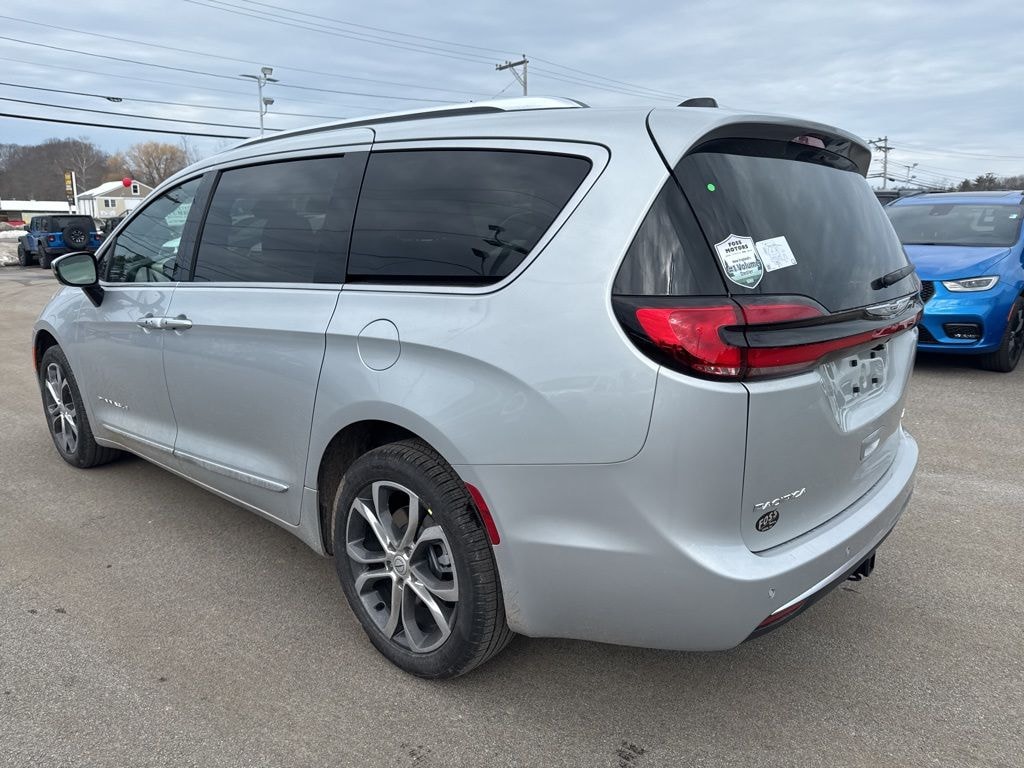 New 2026 Chrysler Pacifica PINNACLE AWD Passenger Van