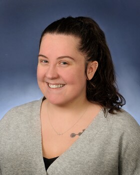 Staff member Gabby Johnson from ID_5ca09b