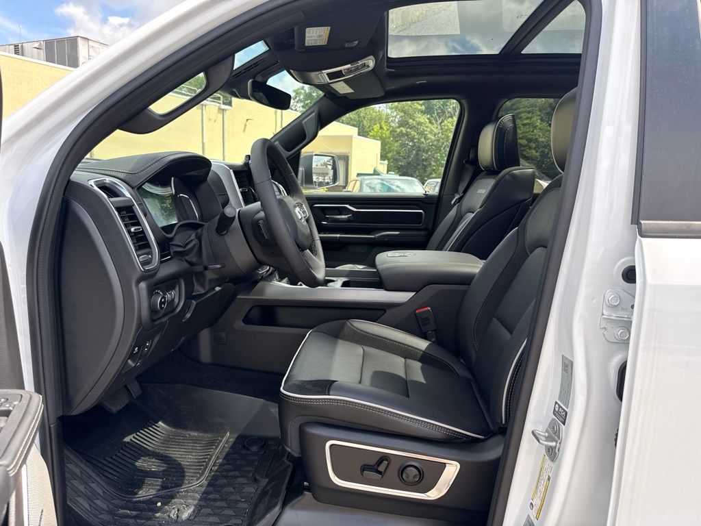 2026 RAM 1500 Laramie - Photo 17