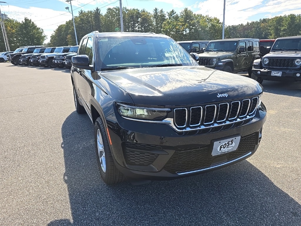 New 2025 Jeep Grand Cherokee LAREDO X 4X4 Sport Utility