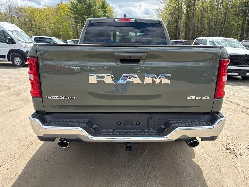 New 2026 Ram 1500 LARAMIE CREW CAB 4X4 5'7 BOX Pickup