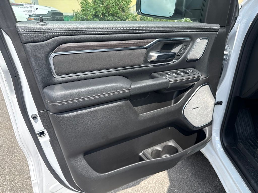 2026 RAM 1500 Laramie - Photo 18
