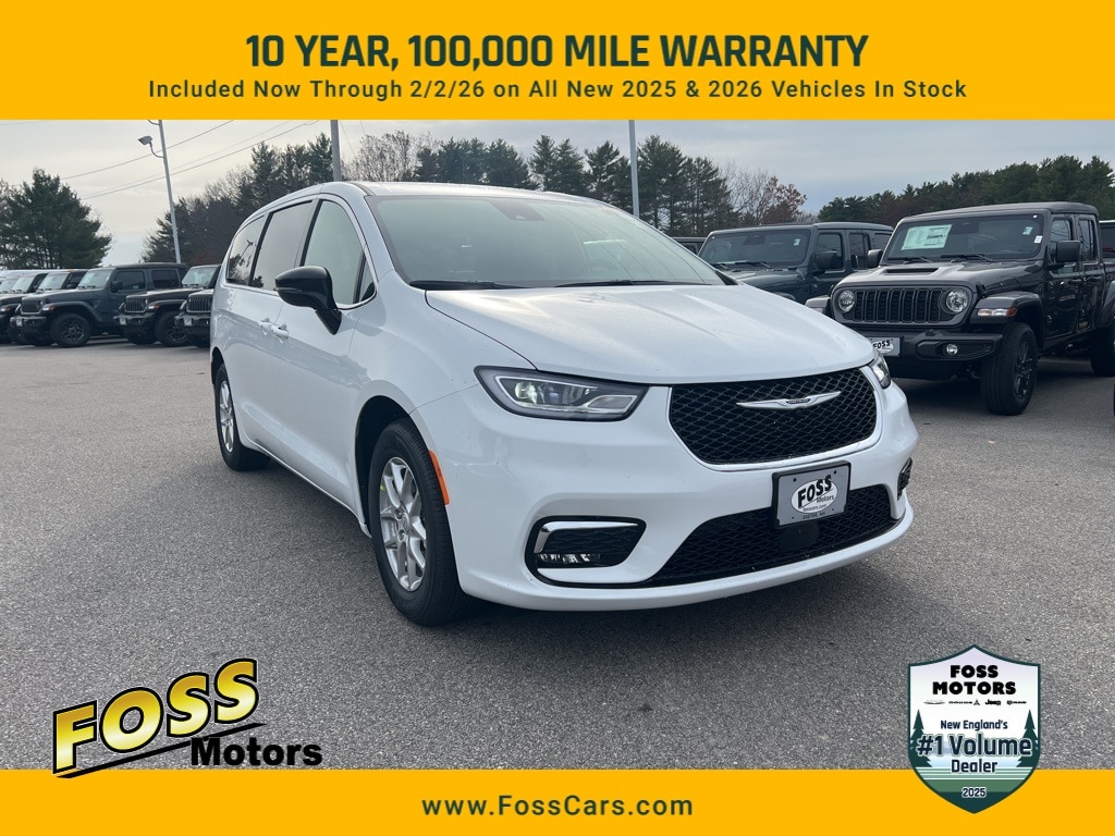 2026 Chrysler Pacifica Select's photo