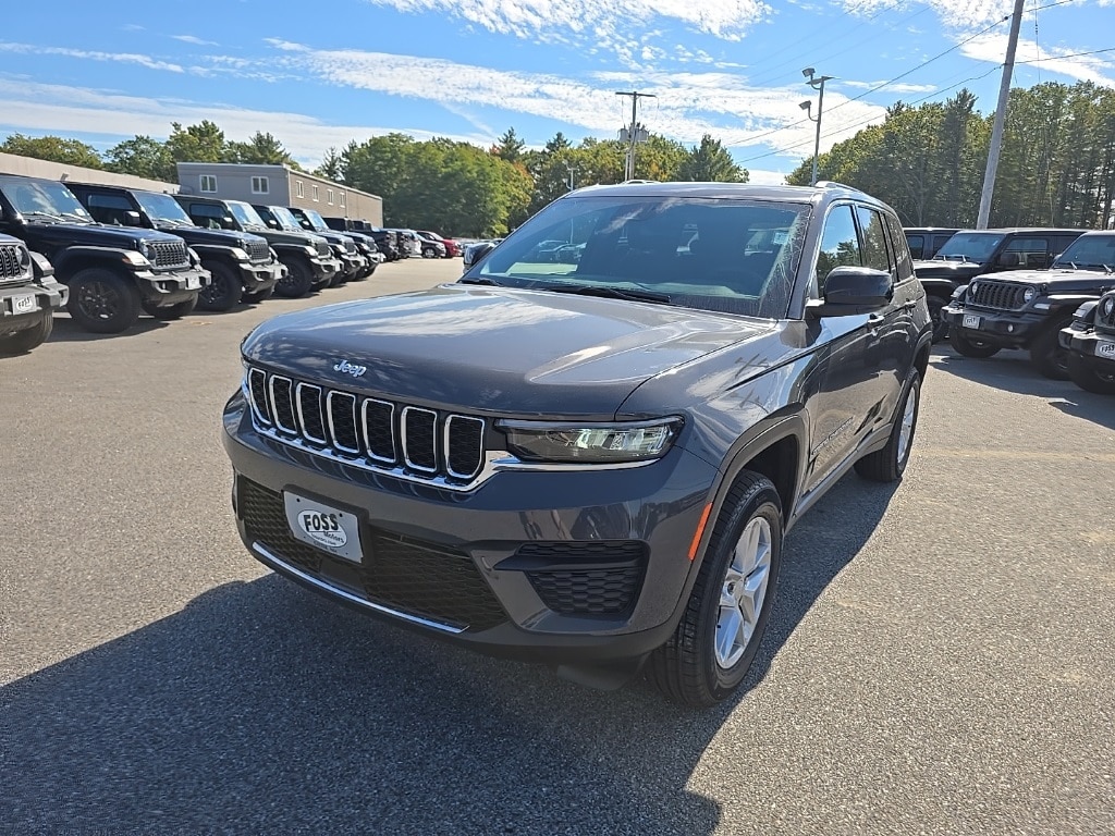 New 2025 Jeep Grand Cherokee LAREDO X 4X4 Sport Utility
