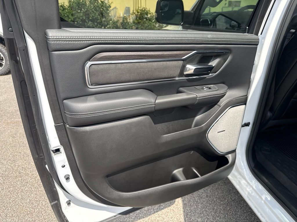 2026 RAM 1500 Laramie - Photo 24