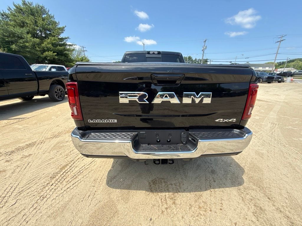 New 2026 Ram 2500 LARAMIE CREW CAB 4X4 6'4 BOX Pickup