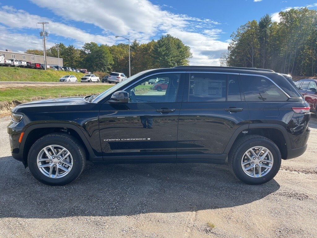 New 2025 Jeep Grand Cherokee LAREDO X 4X4 Sport Utility