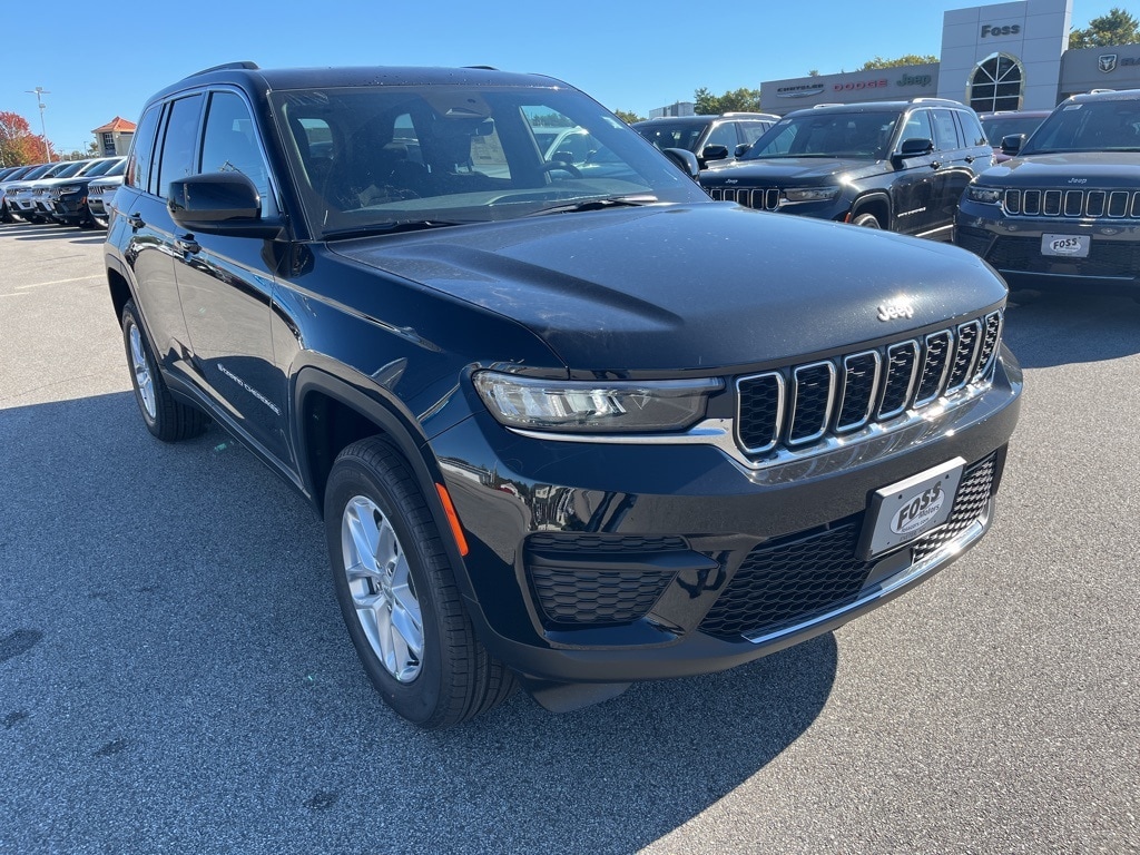 New 2025 Jeep Grand Cherokee LAREDO X 4X4 Sport Utility