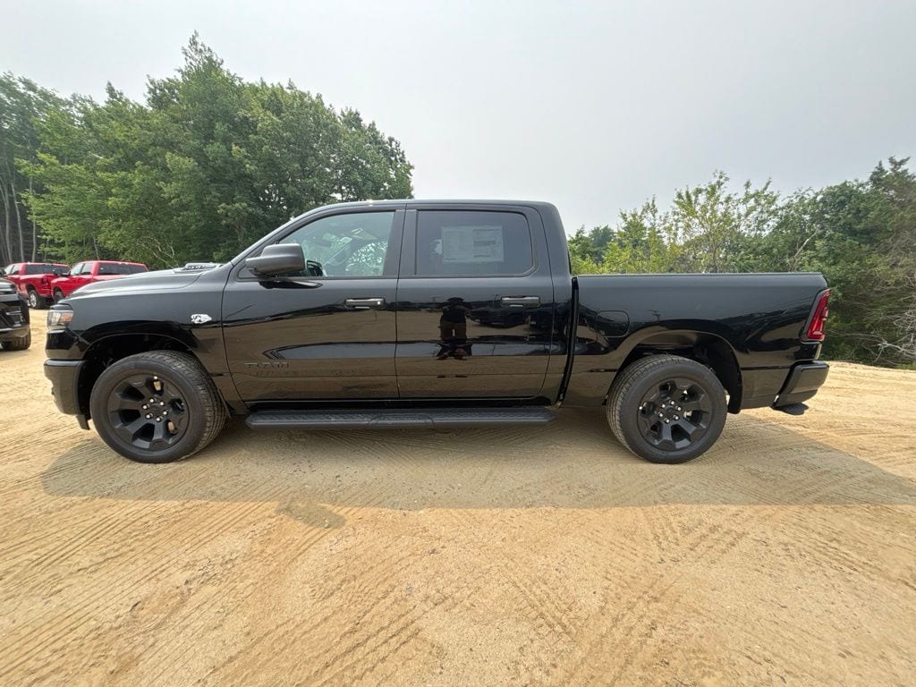New 2026 Ram 1500 EXPRESS CREW CAB 4X4 5'7 BOX Pickup