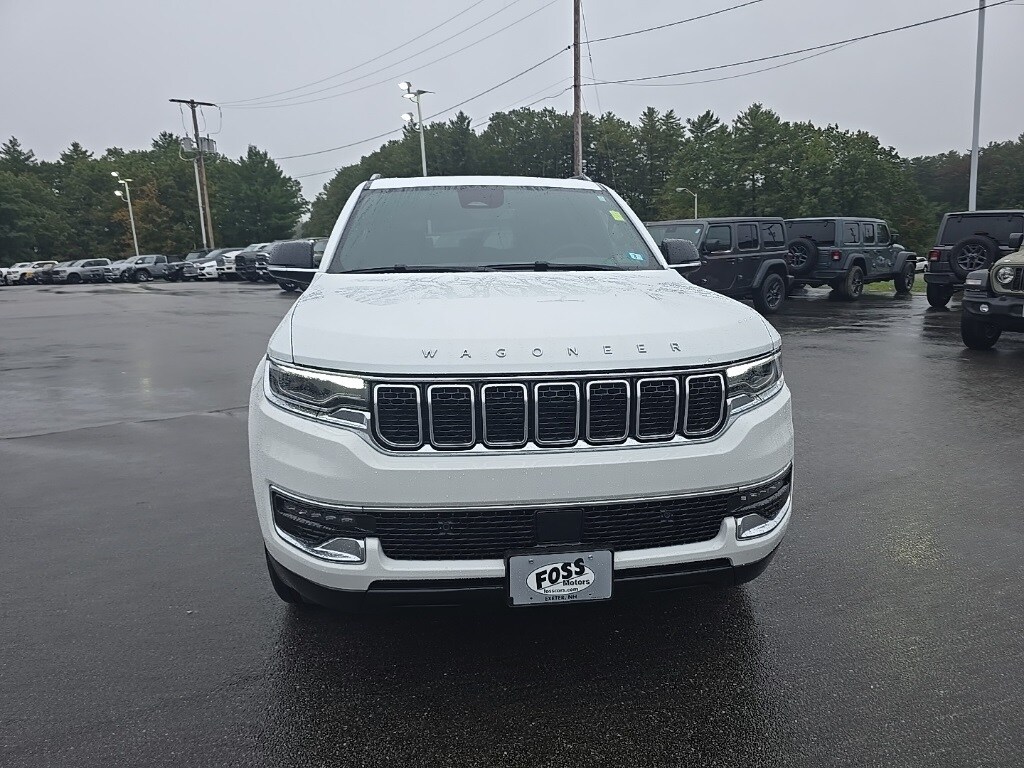 2025 Jeep Wagoneer Base photo 2