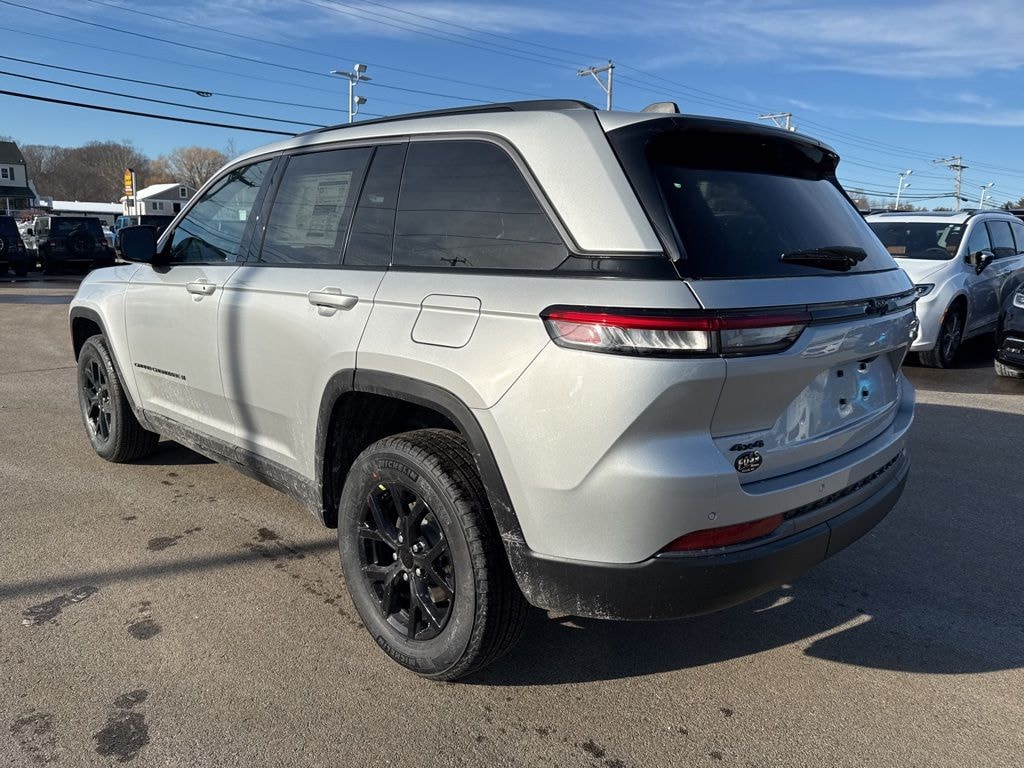 New 2026 Jeep Grand Cherokee LAREDO ALTITUDE 4X4 Sport Utility