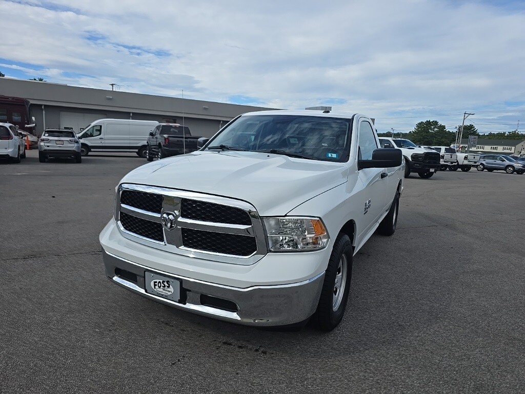 2023 Ram 1500 Classic Tradesman photo 3