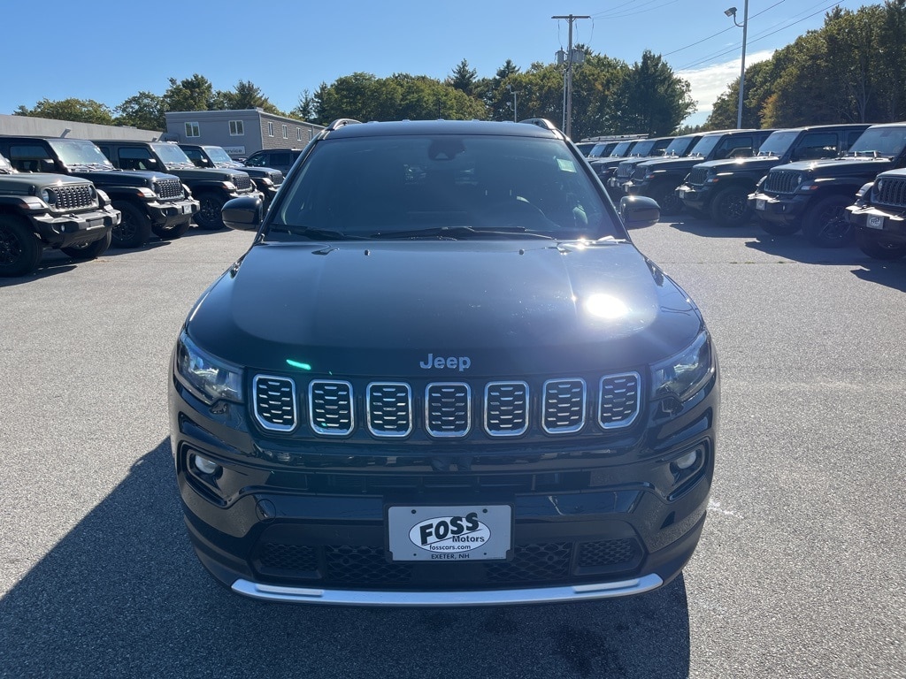 New 2025 Jeep Compass LIMITED 4X4 Sport Utility