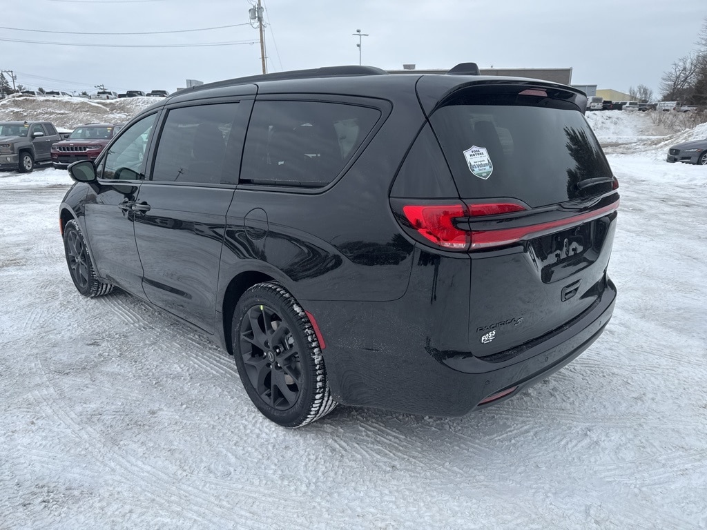New 2026 Chrysler Pacifica SELECT AWD Passenger Van
