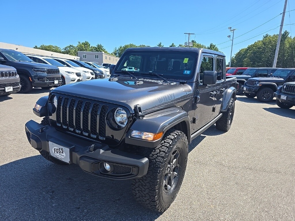 2023 Jeep Gladiator Willys photo 3