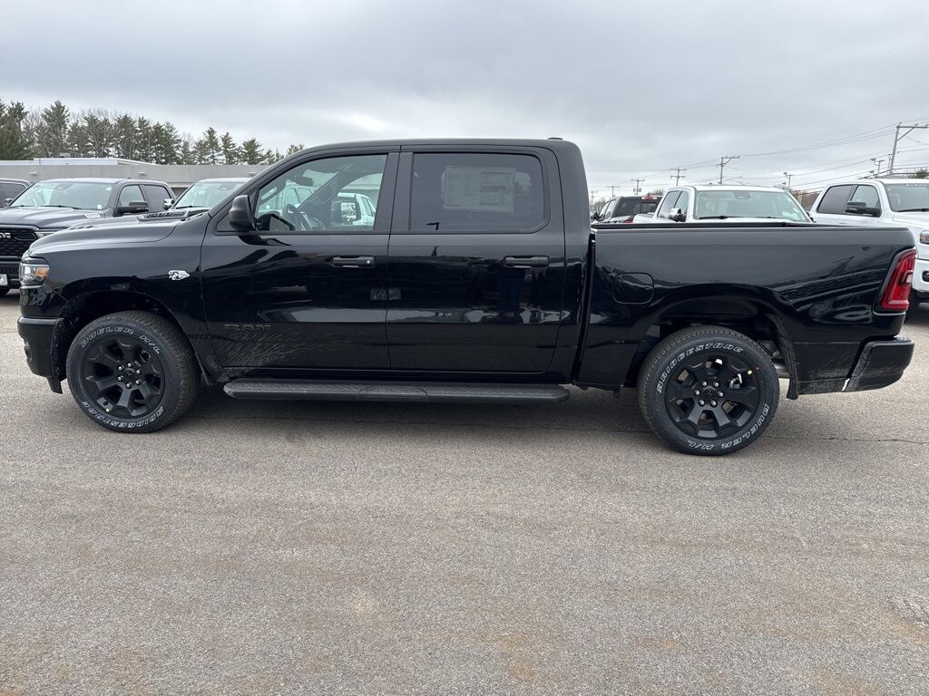 New 2026 Ram 1500 EXPRESS CREW CAB 4X4 5'7 BOX Pickup