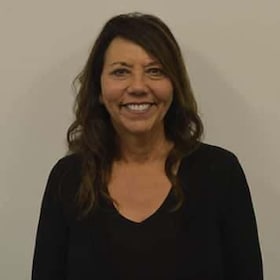 Staff member Sally Wild from ID_43999746f7cb