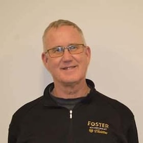 Staff member John Thompson from ID_43999746f7cb