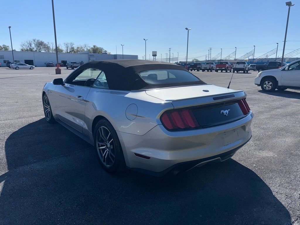 2017 Ford Mustang EcoBoost Premium photo 3