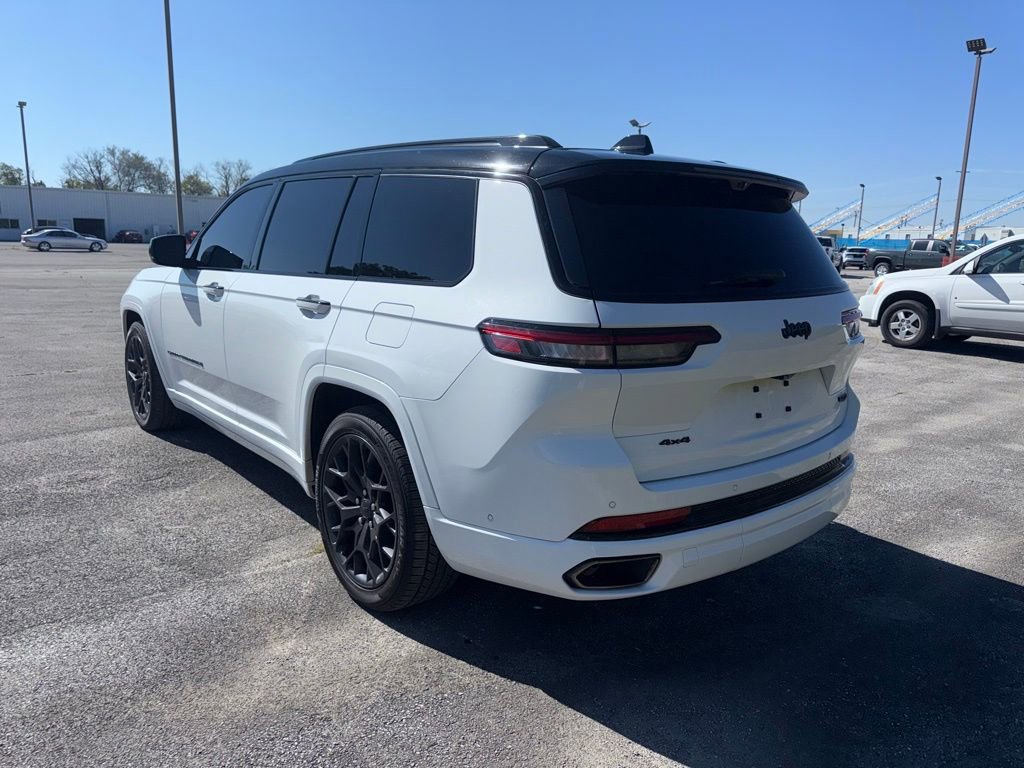 2023 Jeep Grand Cherokee L Summit Reserve photo 3