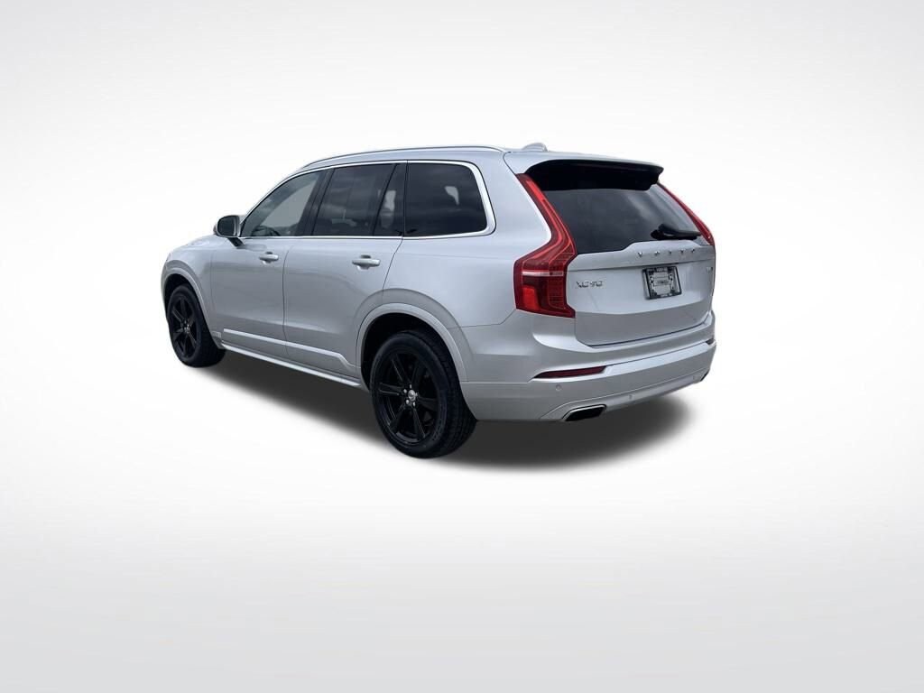 2021 Volvo XC90 Momentum photo 2