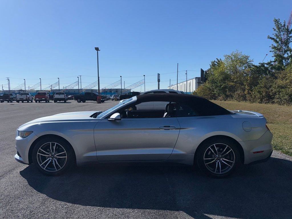 2017 Ford Mustang EcoBoost Premium photo 2