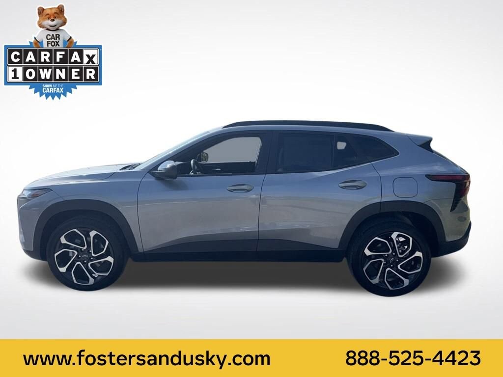 2024 Chevrolet Trax photo 2