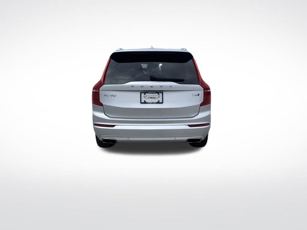 2021 Volvo XC90 Momentum photo 3