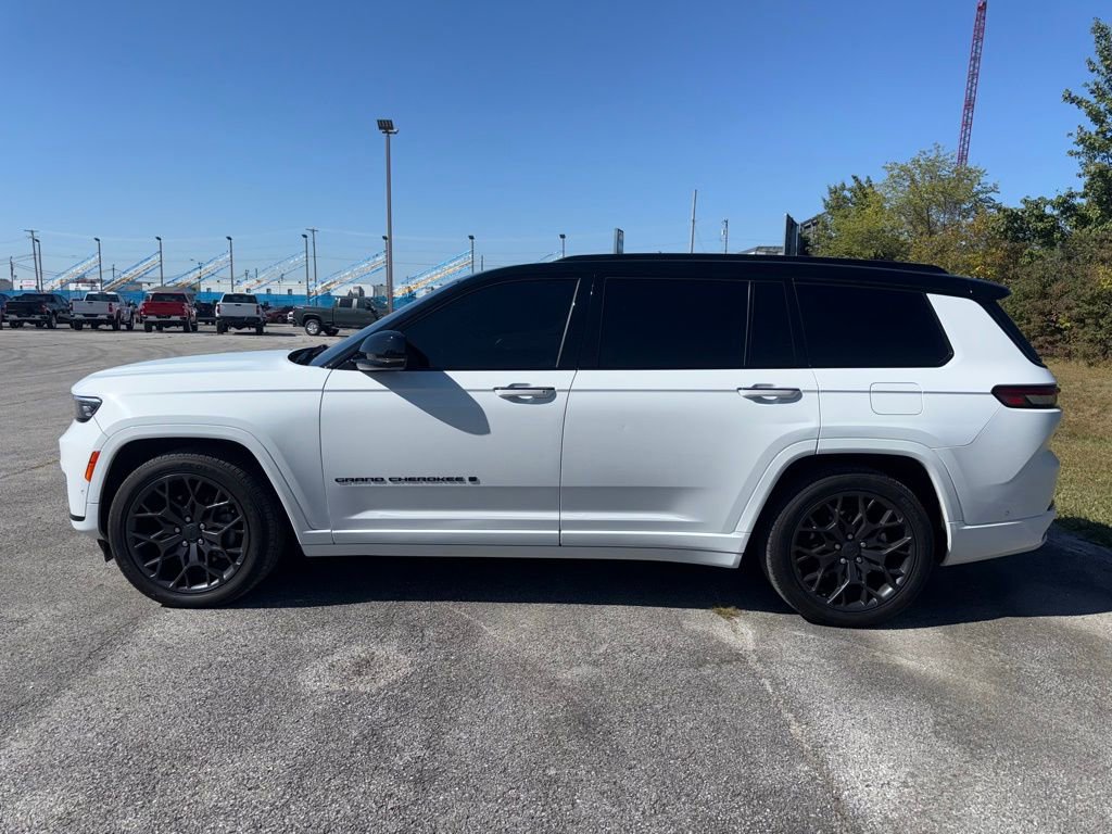 2023 Jeep Grand Cherokee L Summit Reserve photo 2