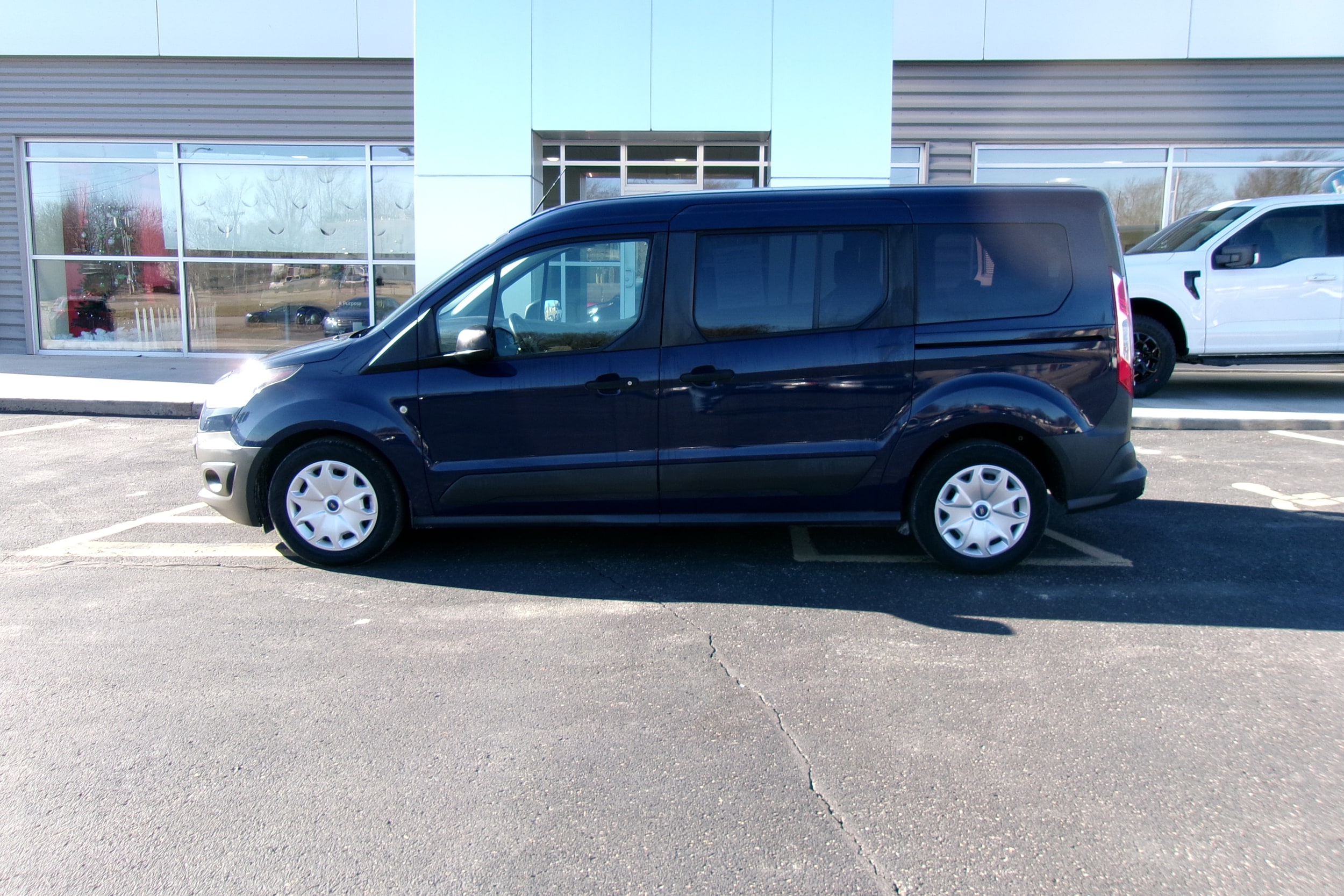 Used 2018 Ford Transit Connect XL with VIN NM0GE9E77J1376262 for sale in Kansas City