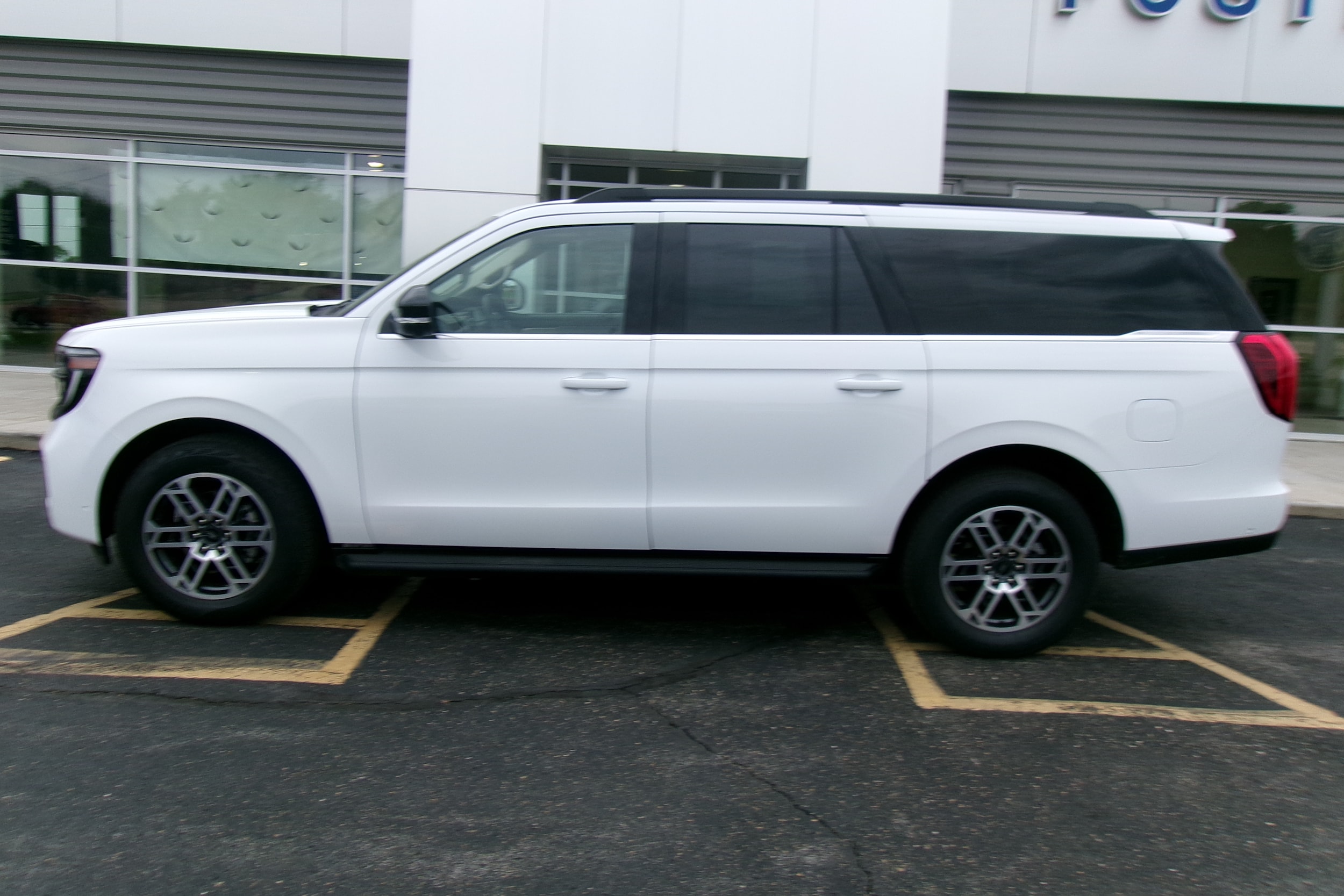 Certified 2025 Ford Expedition Active with VIN 1FMJK1J8XSEA46882 for sale in Kansas City