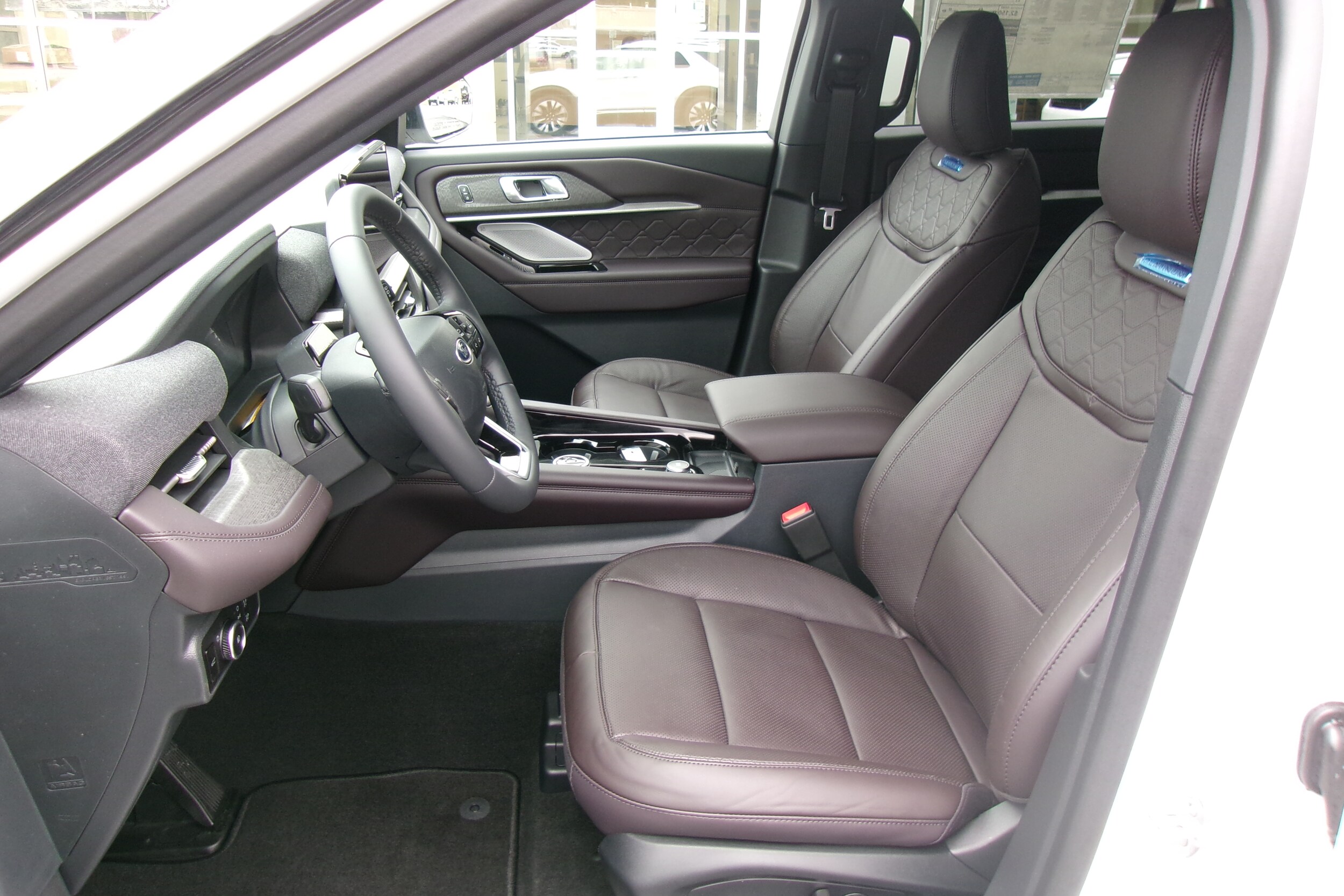 2026 Ford Explorer Platinum photo 3