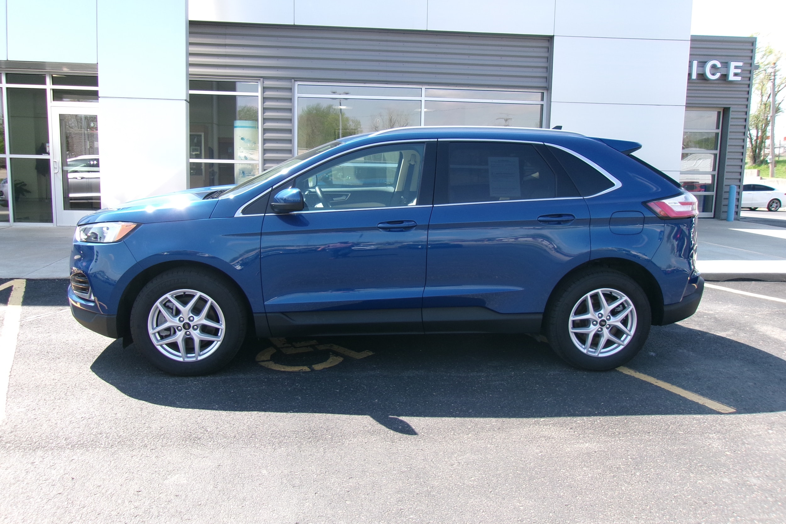 Used 2024 Ford Edge SEL with VIN 2FMPK4J91RBA01789 for sale in Kansas City