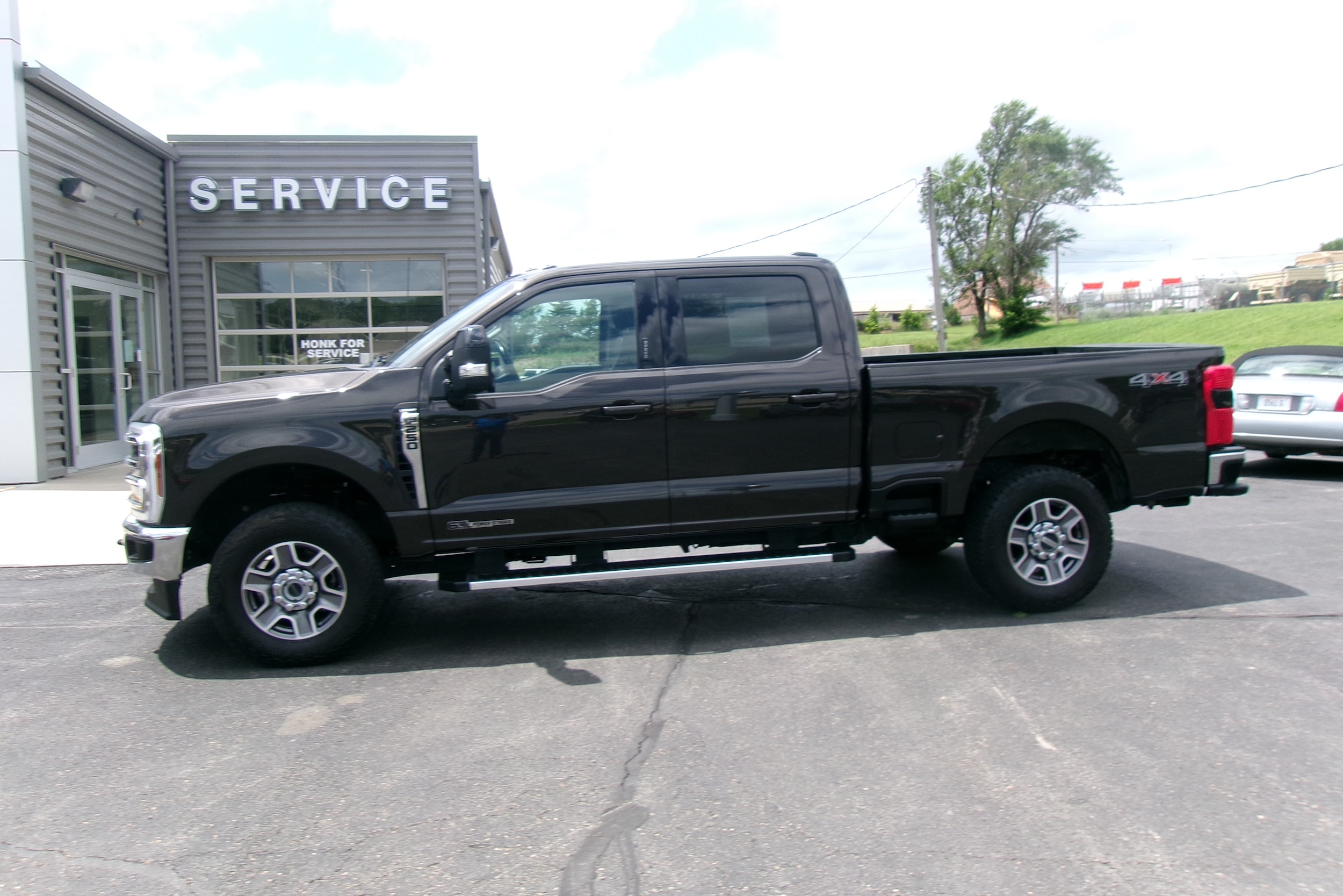 Used 2024 Ford F-250 Super Duty Lariat with VIN 1FT8W2BT9REC70090 for sale in Kansas City