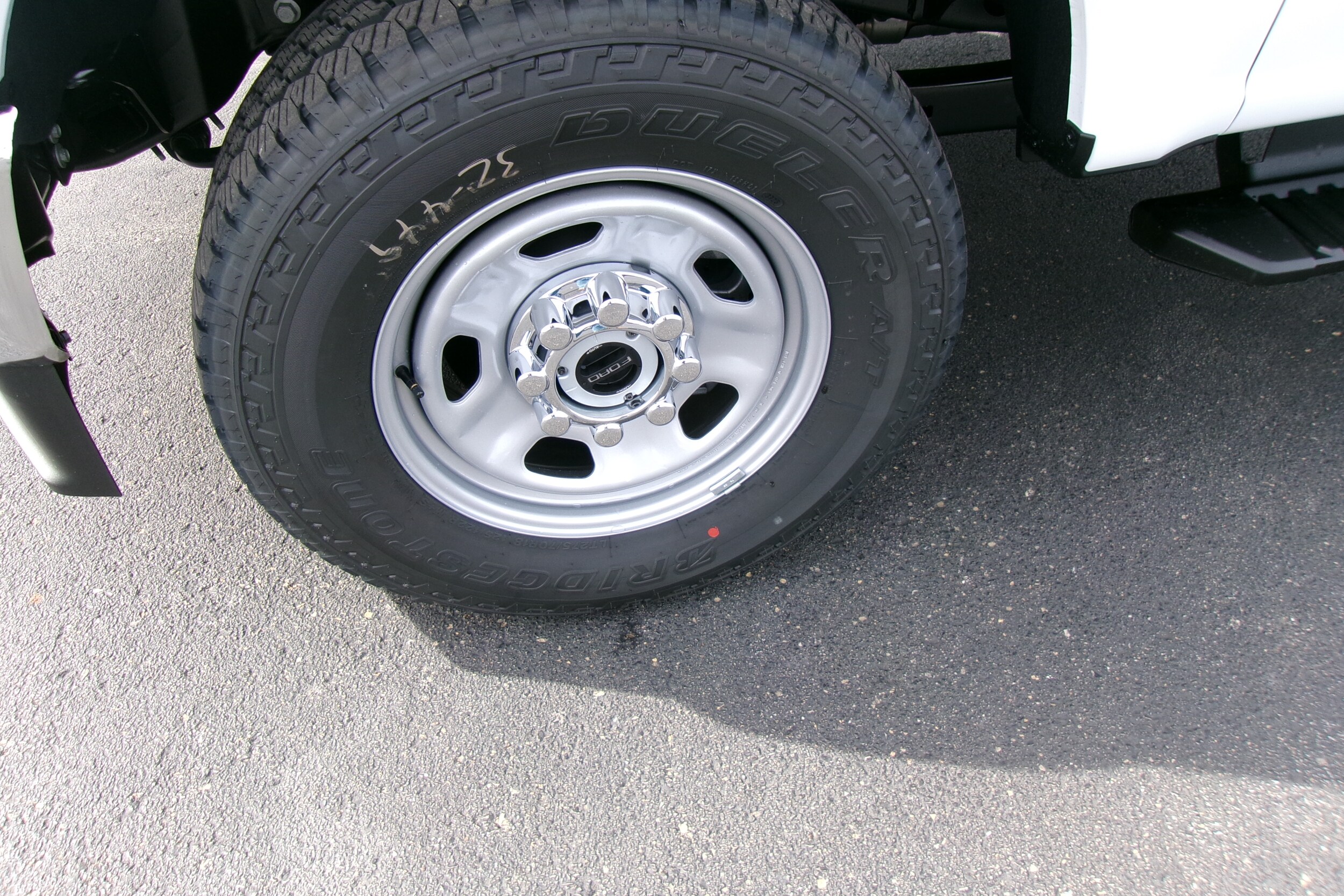 2026 Ford F-350 photo 2