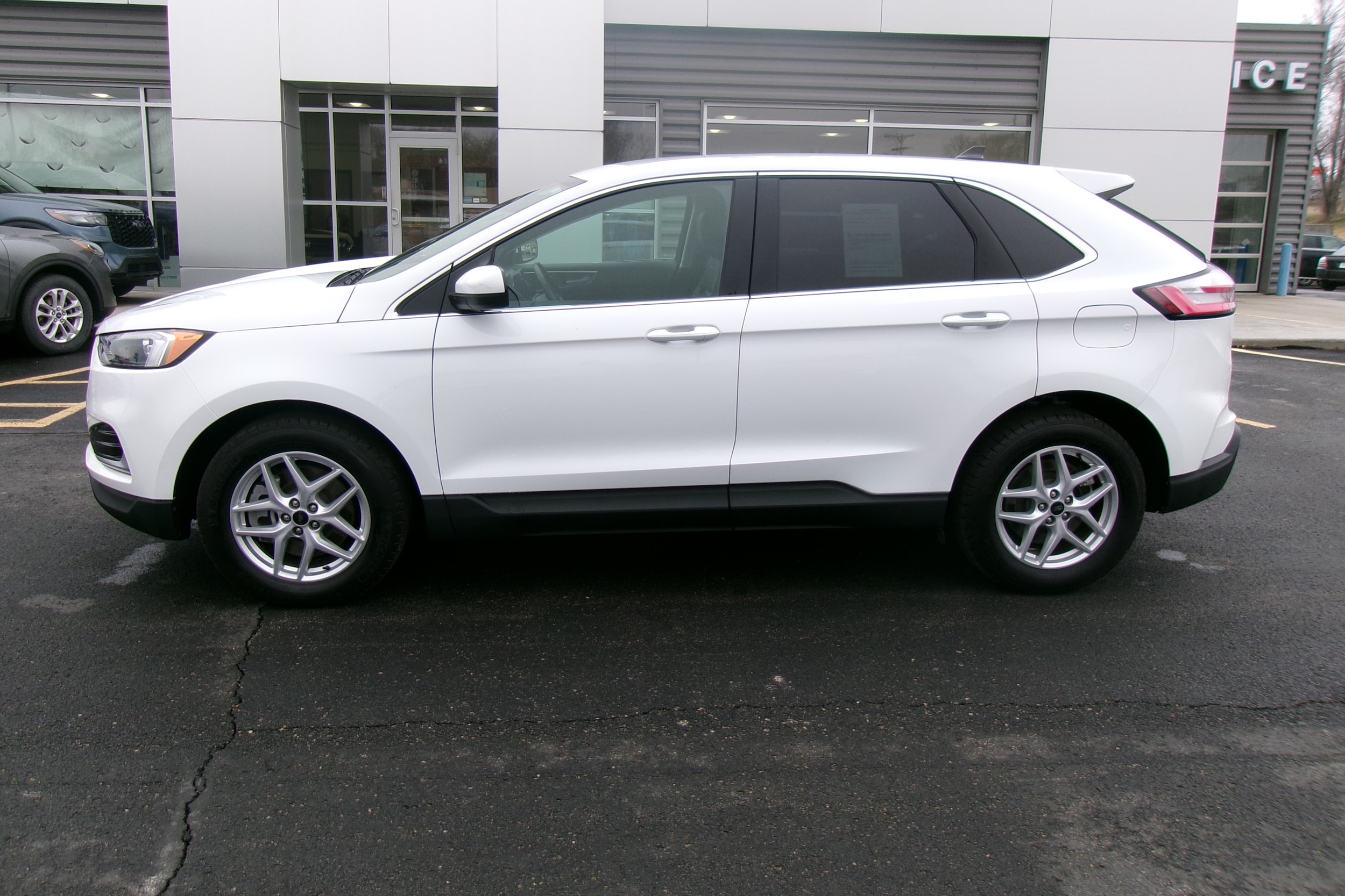Used 2024 Ford Edge SEL with VIN 2FMPK4J91RBA88657 for sale in Kansas City