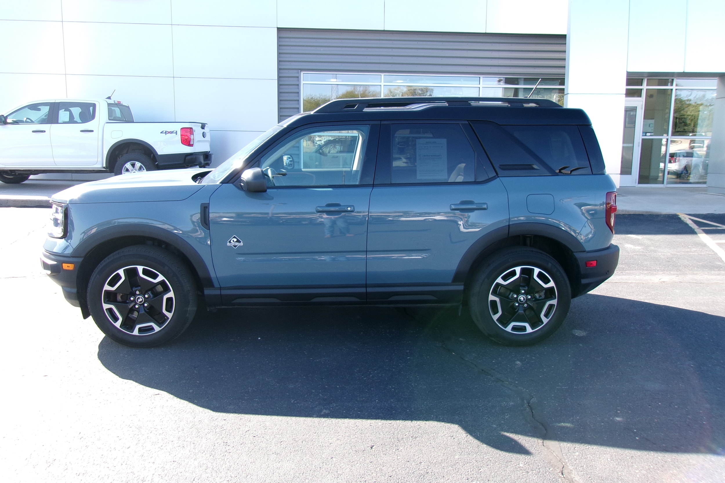 Used 2022 Ford Bronco Sport Outer Banks with VIN 3FMCR9C66NRE27466 for sale in Kansas City