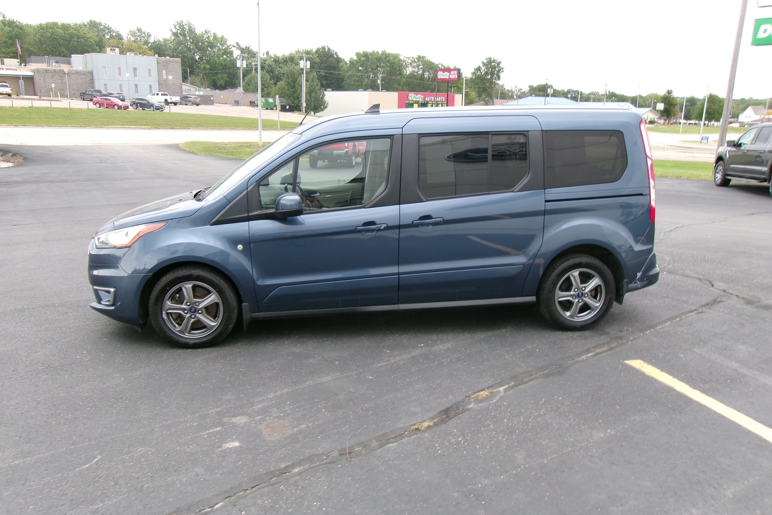 Used 2021 Ford Transit Connect Titanium with VIN NM0GE9G27M1500262 for sale in Holton, KS