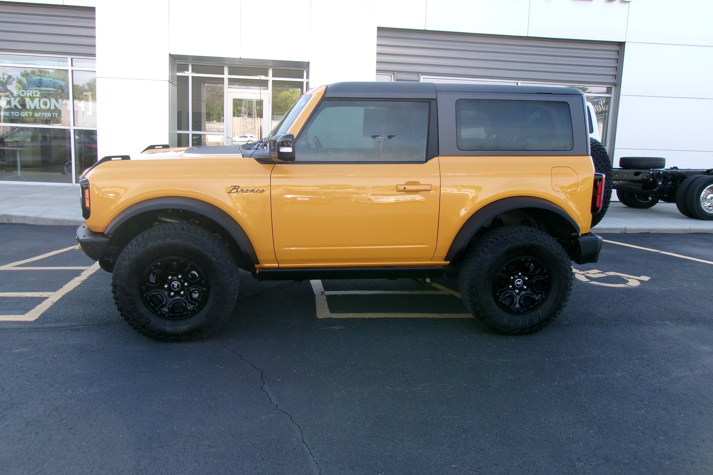 Used 2021 Ford Bronco 2-Door Wildtrak with VIN 1FMDE5CP6MLA63631 for sale in Kansas City