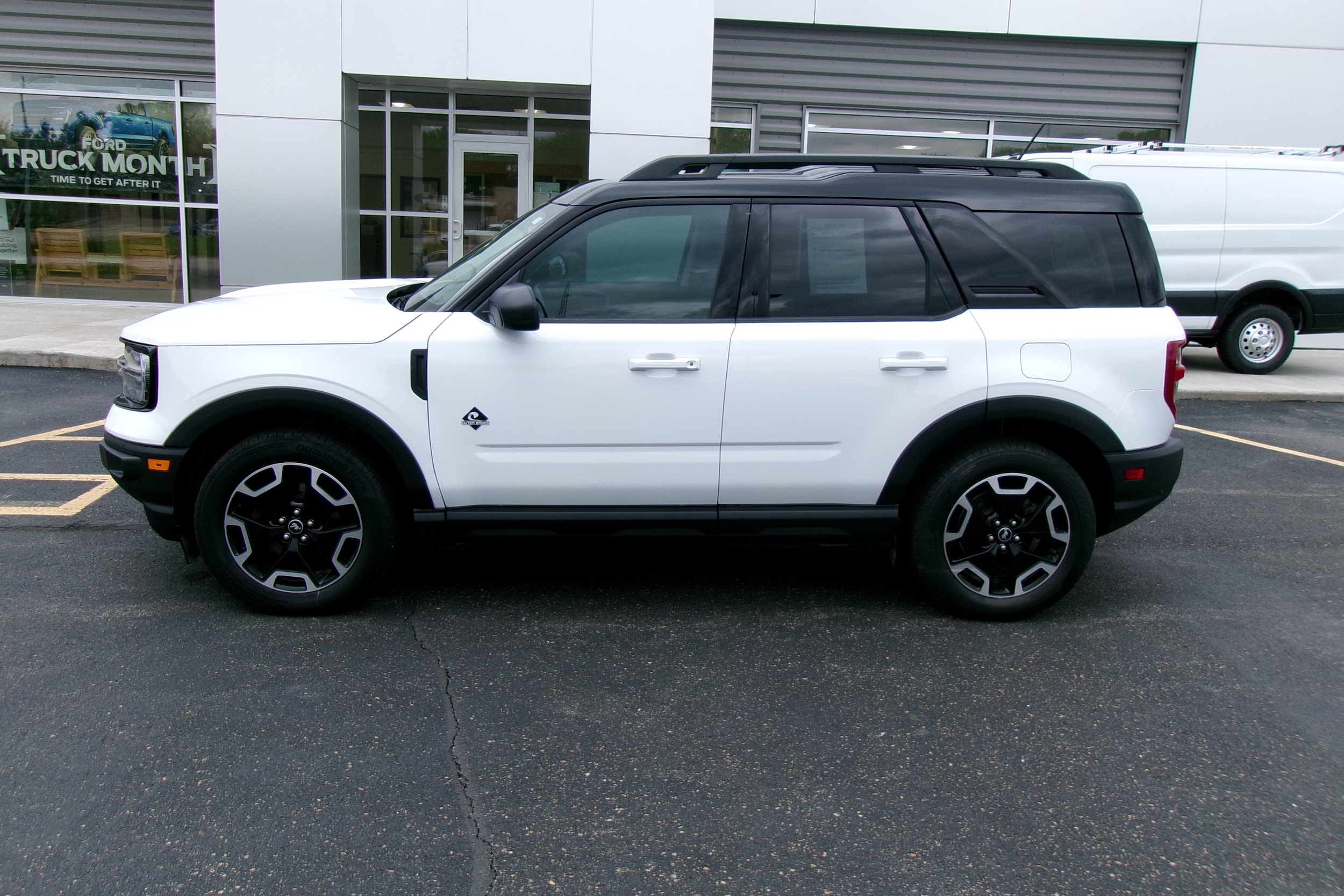 Used 2022 Ford Bronco Sport Outer Banks with VIN 3FMCR9C66NRD53790 for sale in Kansas City