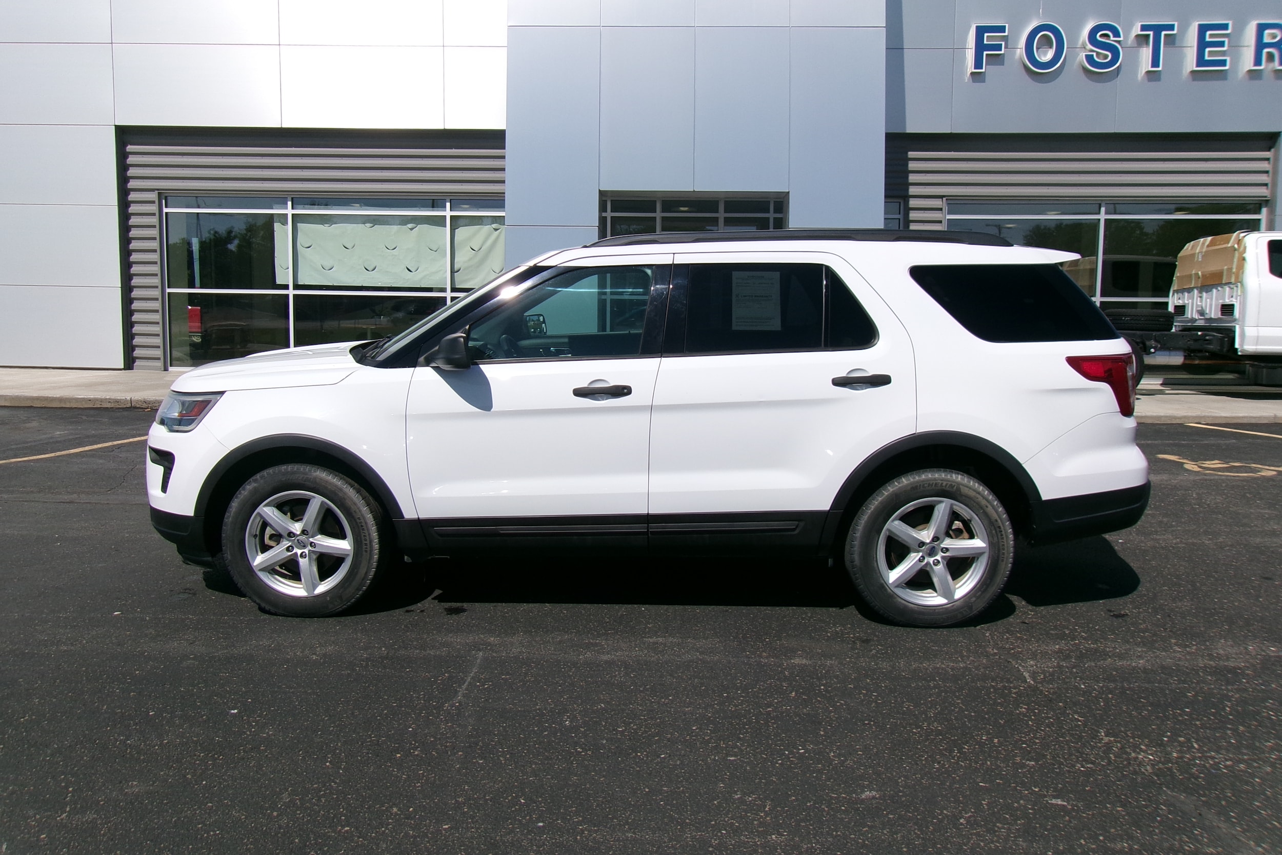 Used 2018 Ford Explorer Base with VIN 1FM5K8B83JGC45462 for sale in Kansas City
