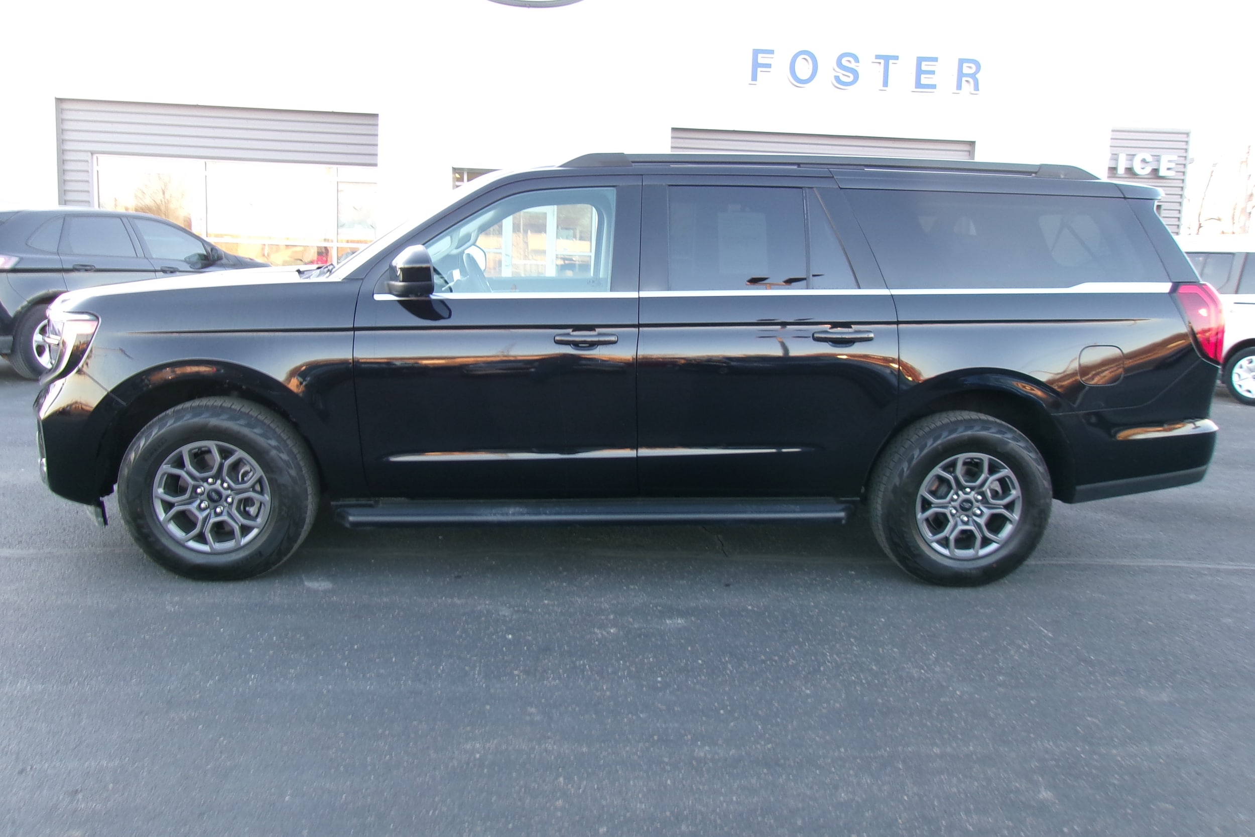 Used 2025 Ford Expedition Active with VIN 1FMJK1J89SEA30348 for sale in Kansas City