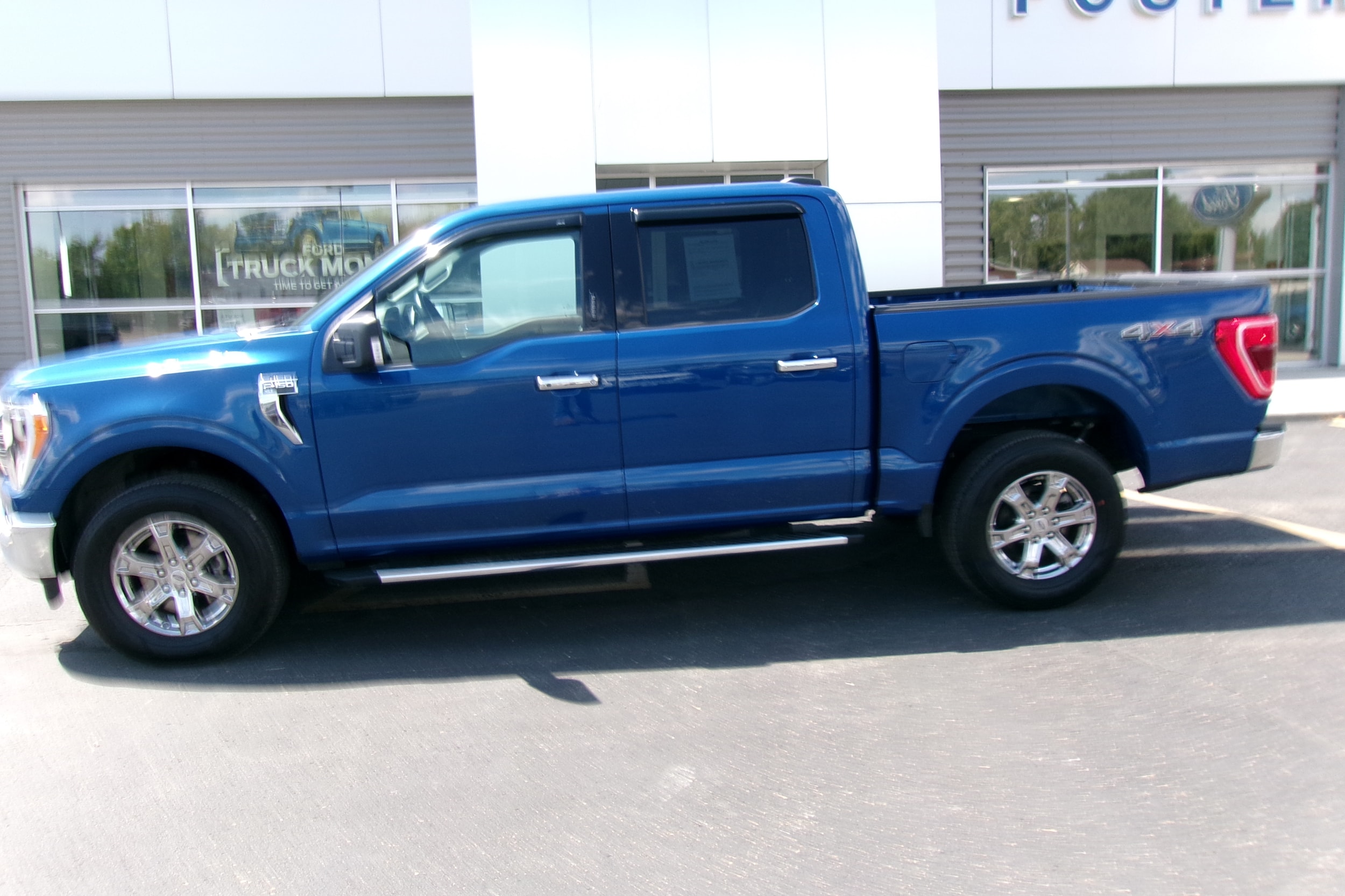 Used 2022 Ford F-150 XLT with VIN 1FTEW1EP9NKF10424 for sale in Kansas City