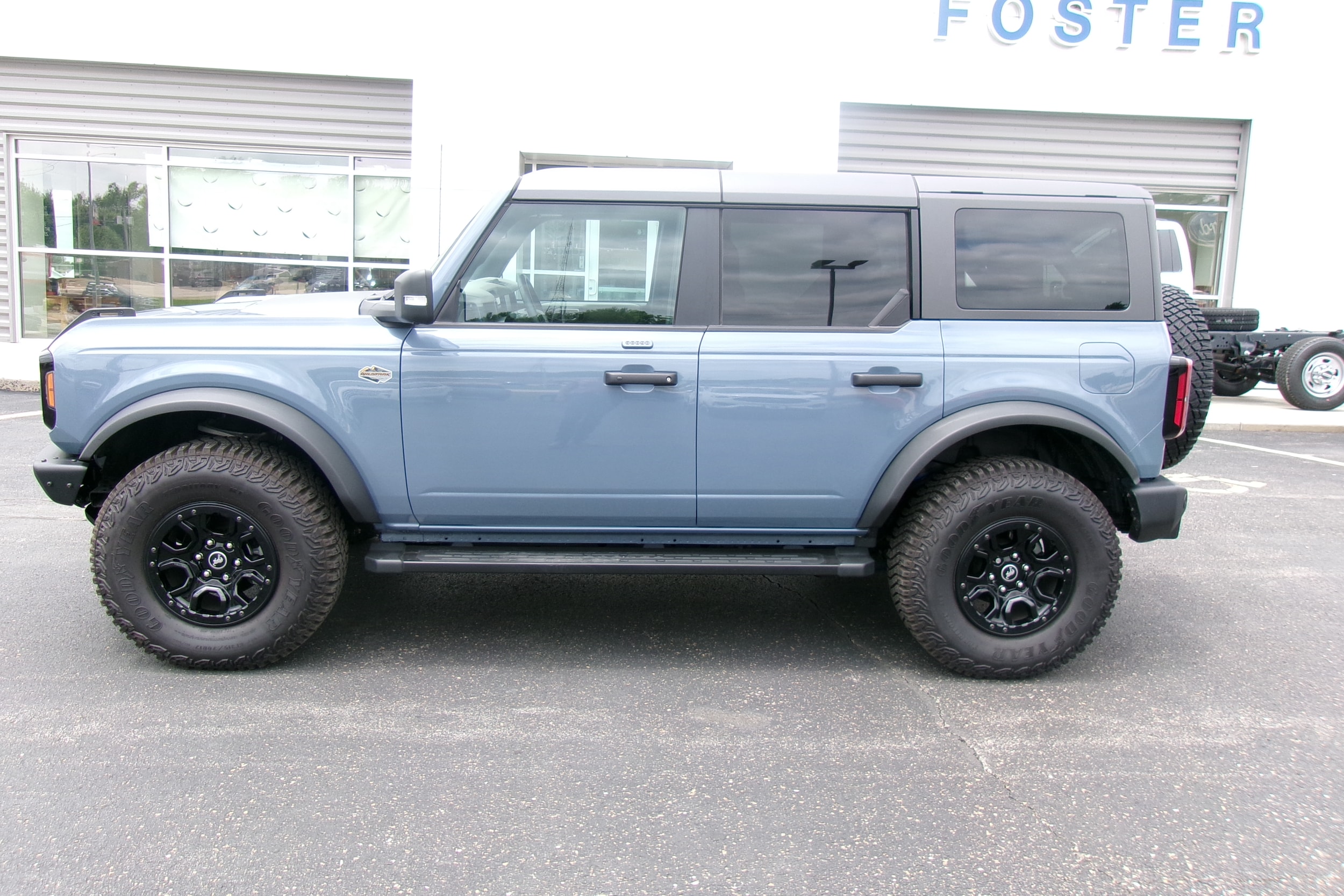 Used 2023 Ford Bronco 4-Door Wildtrak with VIN 1FMEE5DP6PLC11218 for sale in Kansas City