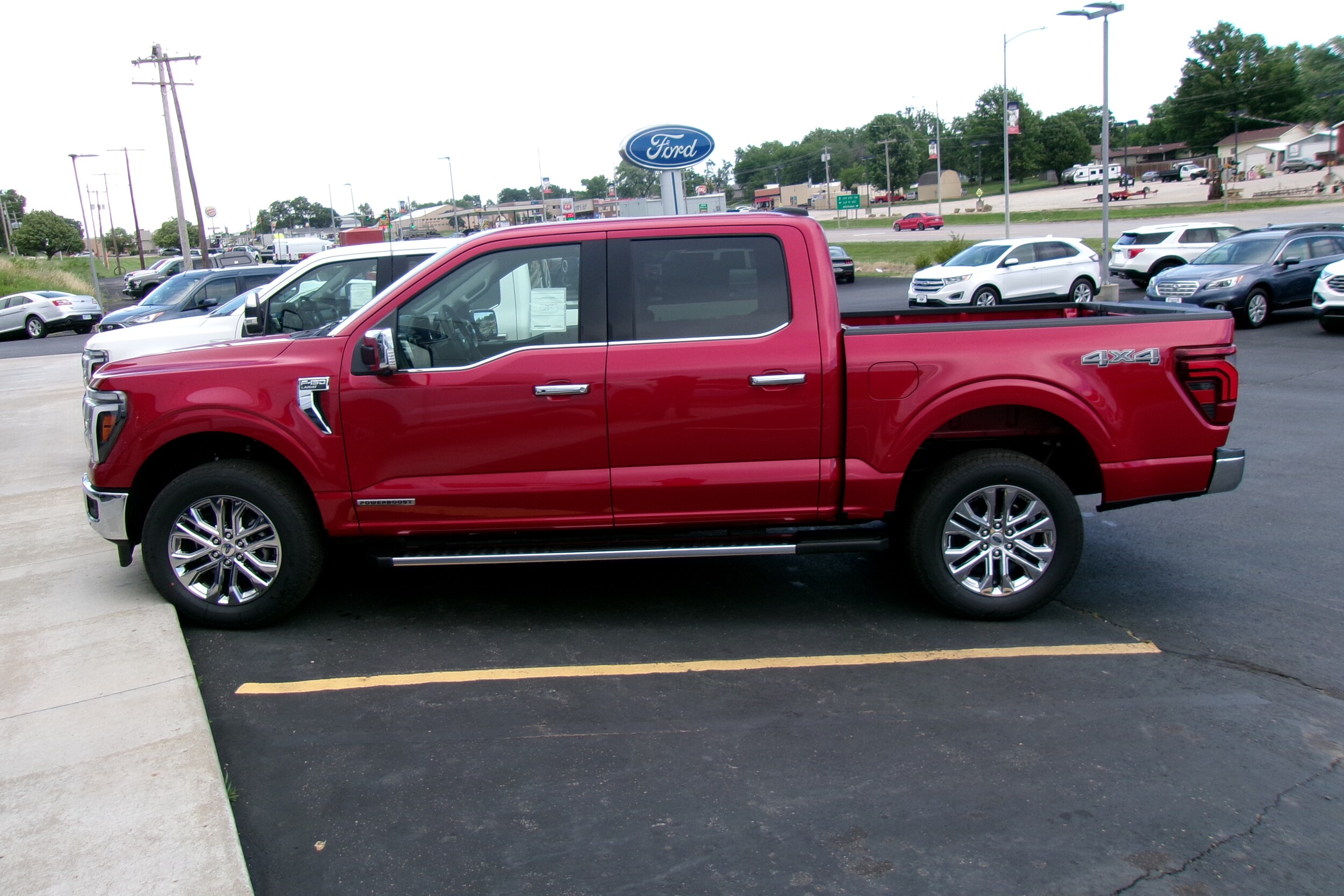 2025 Ford F-150 Lariat photo 2