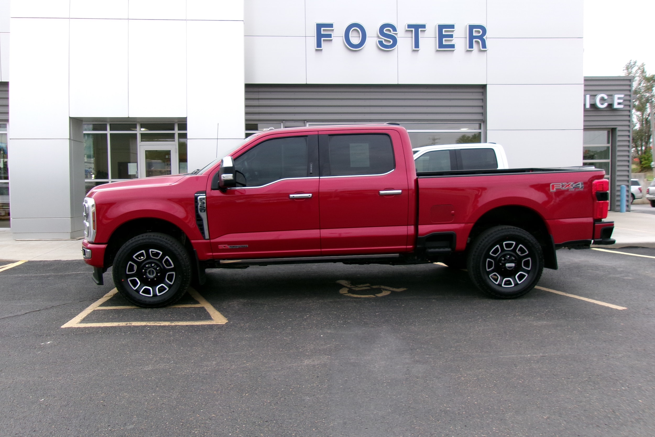 Used 2024 Ford F-350 Super Duty Platinum with VIN 1FT8W3BM7RED19933 for sale in Kansas City