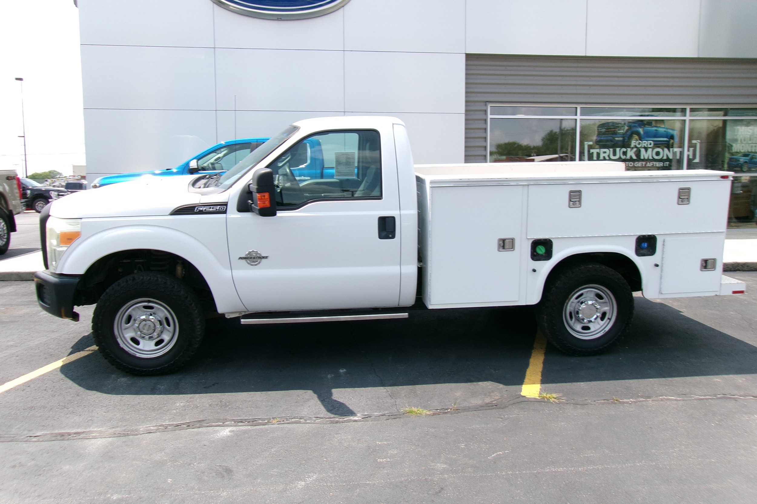 Used 2011 Ford F-250 Super Duty XL with VIN 1FDBF2BT6BEA31278 for sale in Holton, KS